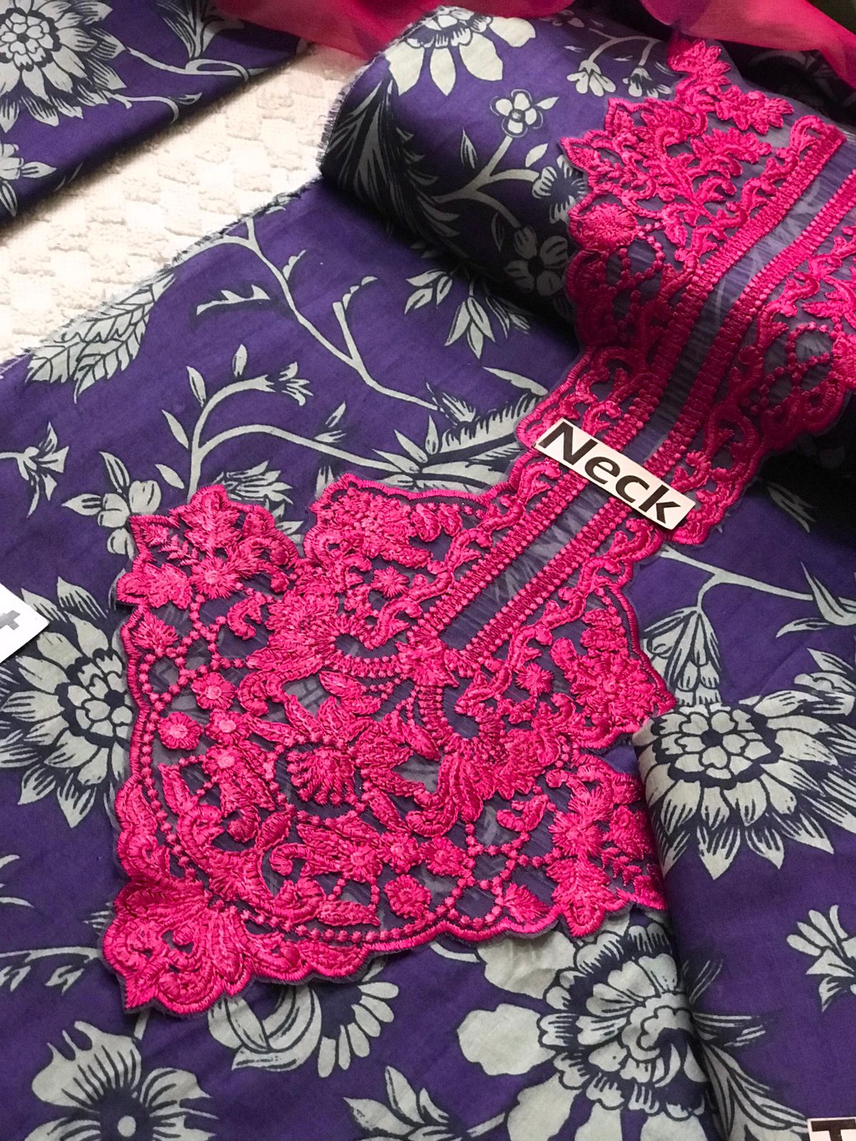 Zainab Chottani Lawn Collection – 3 Piece Embroidered Suit with Chiffon Dupatta